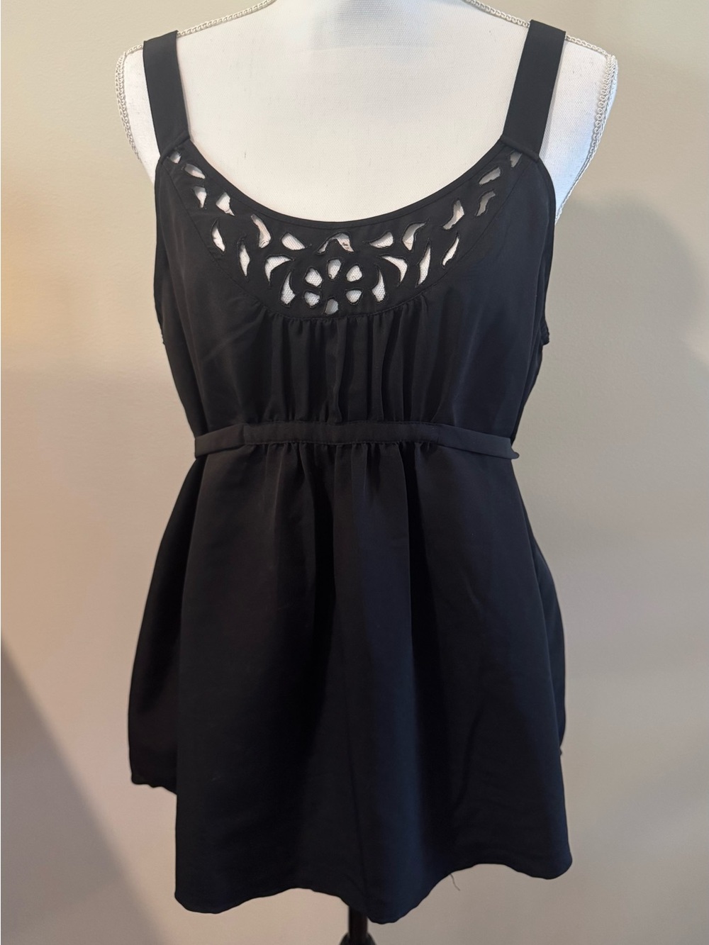 Petticoat Alley Black Cutout Scoop Neck Tank